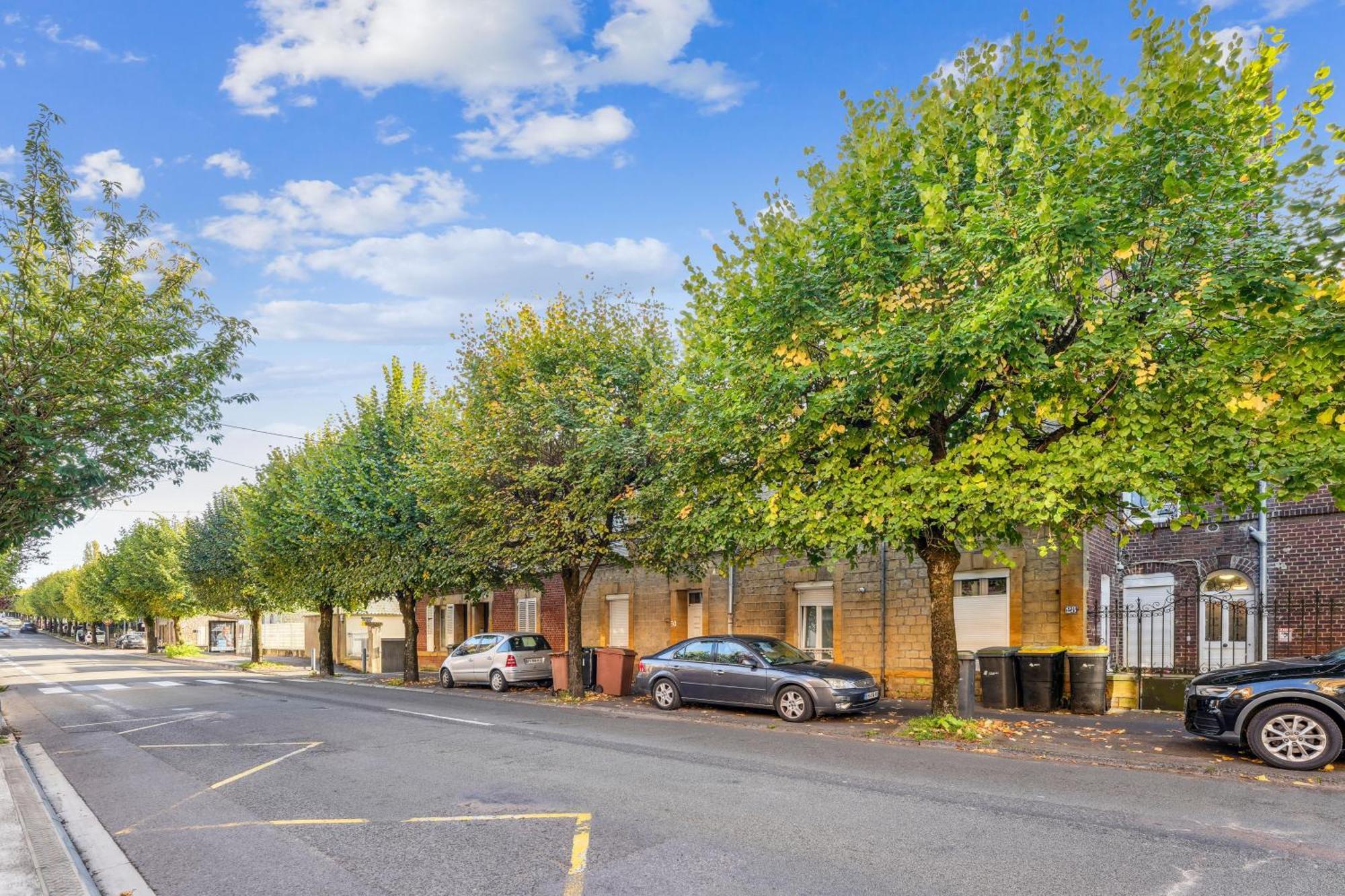 Budget Appart Avec Parking Au Centre-Ville Charleville-Mezieres Exterior foto